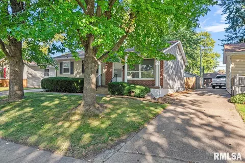 1920 Fairfield Dr, Springfield, IL 62702