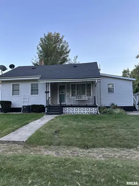 460 W Knox St, Galesburg, IL 61401