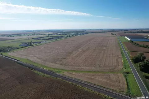 E Morton Avenue, Jacksonville, IL 62650