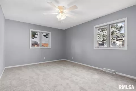 Bedroom - 431 S Durkin Dr, Springfield, IL 62704 photo 1 of 6