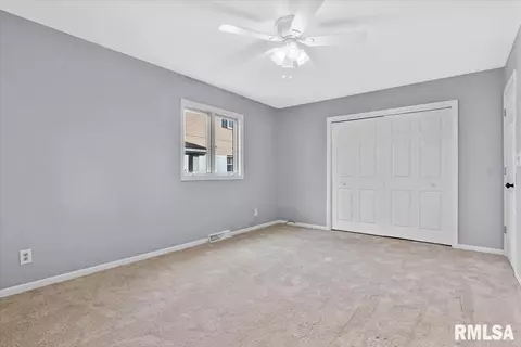 Bedroom - 431 S Durkin Dr, Springfield, IL 62704 photo 2 of 6