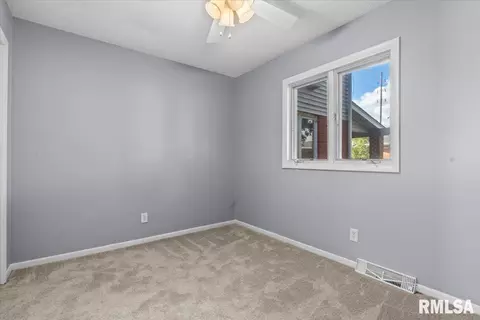 Bedroom - 431 S Durkin Dr, Springfield, IL 62704 photo 4 of 6