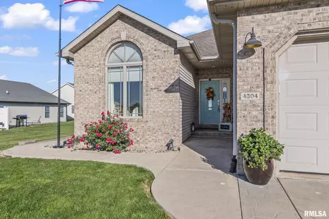 4304 Castle Pines Dr, Springfield, IL 62711 photo 2
