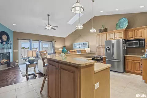 4304 Castle Pines Dr, Springfield, IL 62711 photo 13