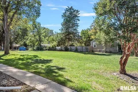 824812 E Ridgely Ave, Springfield, IL 62702 photo 3