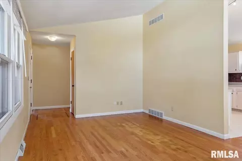 37 Coachlight Ct, Springfield, IL 62703 photo 5