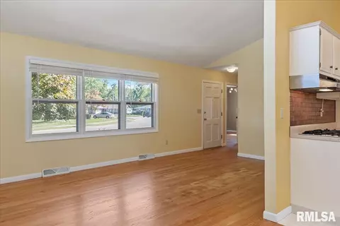 37 Coachlight Ct, Springfield, IL 62703 photo 7