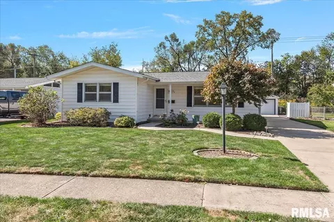 37 Coachlight Ct, Springfield, IL 62703