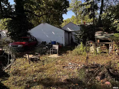 Exterior - 1322 N Osburn Ave, Springfield, IL 62702 photo 3 of 3