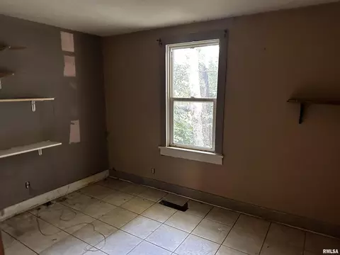 Bedroom - 1322 N Osburn Ave, Springfield, IL 62702 photo 1 of 2