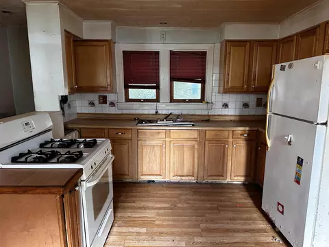 Kitchen - 1322 N Osburn Ave, Springfield, IL 62702 photo 1 of 3