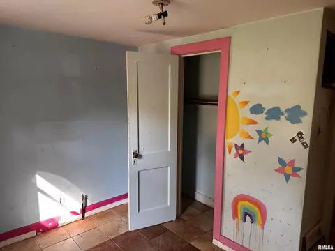 Bedroom - 1322 N Osburn Ave, Springfield, IL 62702 photo 2 of 2