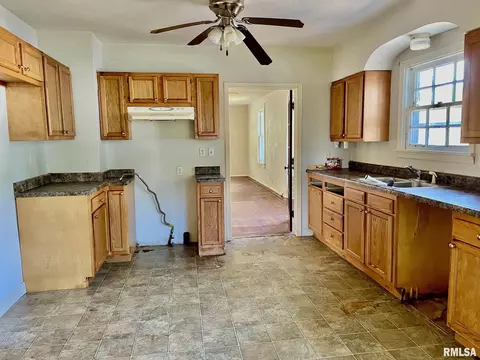 2624 S 8th St, Springfield, IL 62703 photo 10