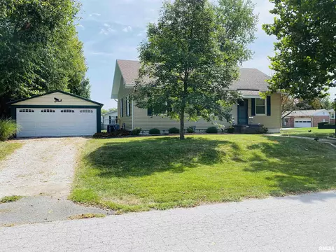 935 S 23rd St, Quincy, IL 62301