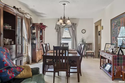 627 S Macarthur Blvd, Springfield, IL 62704 photo 9