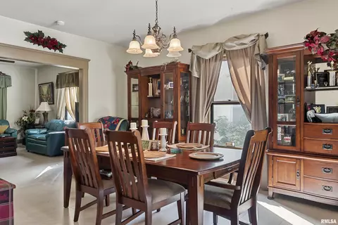 627 S Macarthur Blvd, Springfield, IL 62704 photo 11