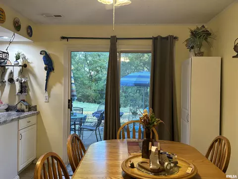 Dining - 79 Trailridge Ln, Springfield, IL 62704 photo 1 of 2