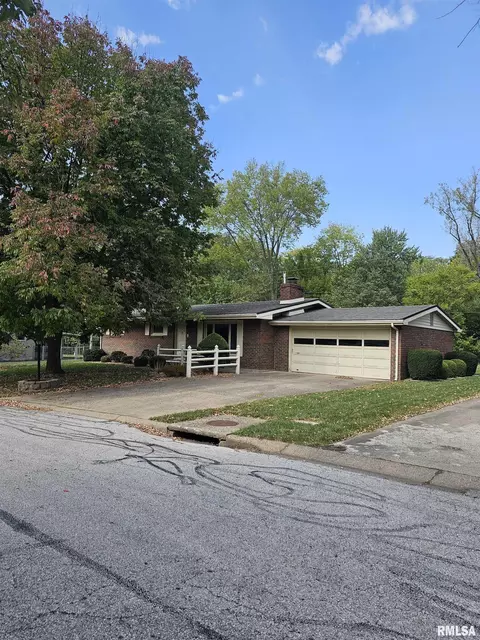 2619 Brook Dr, Quincy, IL 62301