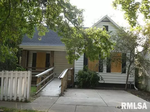 1147 N 7th St, Springfield, IL 62702