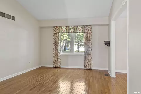2513 Charlack Ave, Springfield, IL 62704 photo 5