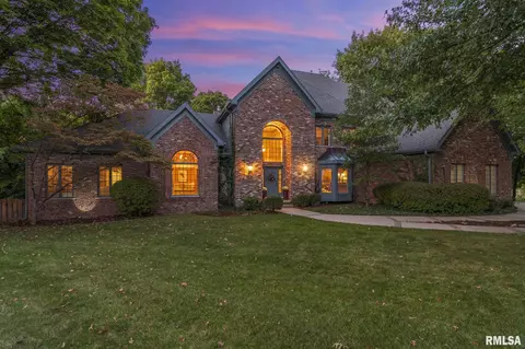 843 Coventry Pt, Springfield, IL 62702