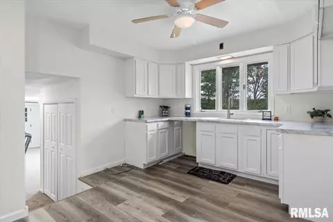 97 Greencastle Cir, Springfield, IL 62712 photo 13