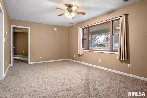 3015 Ontario Dr, Springfield, IL 62707 photo 4