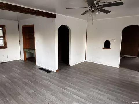 1412 E 5th St, Beardstown, IL 62618 photo 5