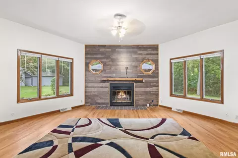 2421 Hazlett Rd, Springfield, IL 62707 photo 8