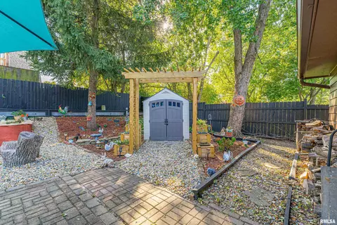 313 Hillside Ln, Bloomington, IL 61701 photo 39