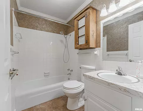 313 Hillside Ln, Bloomington, IL 61701 photo 22