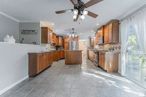 313 Hillside Ln, Bloomington, IL 61701 photo 13