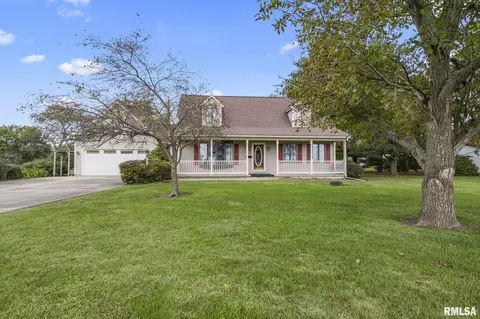 186 W Sherman St, Palmyra, IL 62674