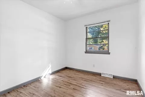 821 Kenyon Dr, Springfield, IL 62704 photo 18