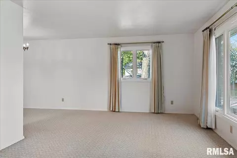 140 Nottingham Rd, Springfield, IL 62704 photo 5
