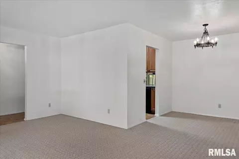 140 Nottingham Rd, Springfield, IL 62704 photo 6