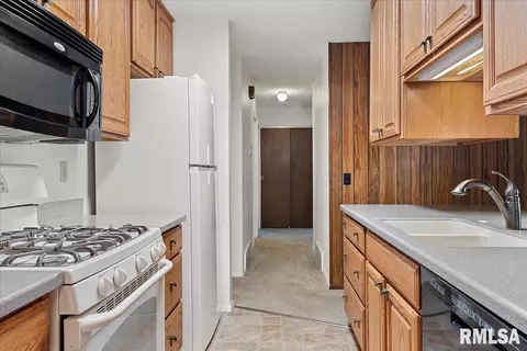 140 Nottingham Rd, Springfield, IL 62704 photo 8