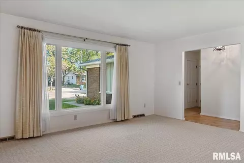 140 Nottingham Rd, Springfield, IL 62704 photo 7