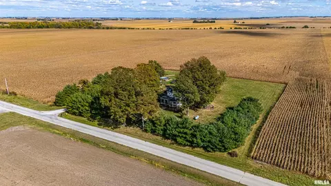 40 2200th Ave, Latham, IL 62543