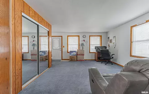 612 S Pine St, Delavan, IL 61734 photo 4