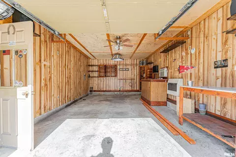 612 S Pine St, Delavan, IL 61734 photo 20