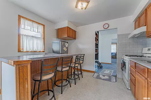 612 S Pine St, Delavan, IL 61734 photo 8