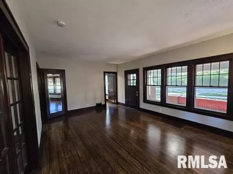 709 S Randolph St, Macomb, IL 61455 photo 3