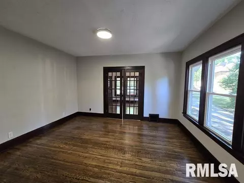 709 S Randolph St, Macomb, IL 61455 photo 5