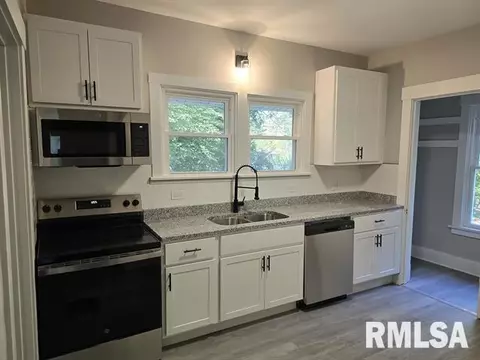 709 S Randolph St, Macomb, IL 61455 photo 7