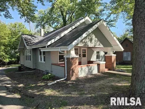 709 S Randolph St, Macomb, IL 61455