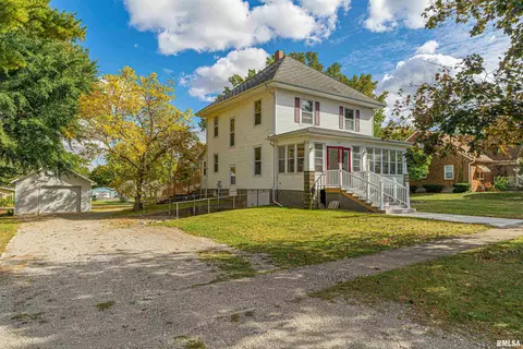 517 N Vine St, Mount Pulaski, IL 62548