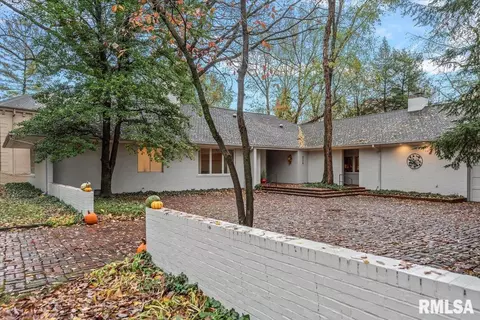 Exterior - 2170 Wiggins Ave, Springfield, IL 62704 photo 4 of 16