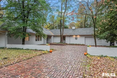 Exterior - 2170 Wiggins Ave, Springfield, IL 62704 photo 3 of 16