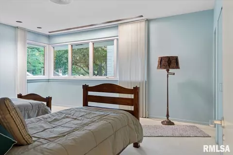 Bedroom - 2170 Wiggins Ave, Springfield, IL 62704 photo 4 of 9